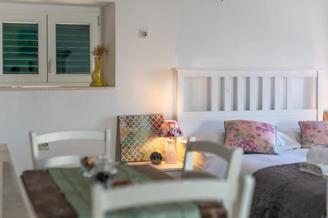 Apartment Ana Trogir 0*,  Croatie