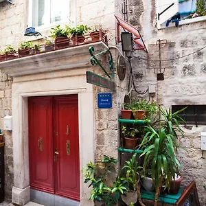 Appartement & Ursa, Trogir